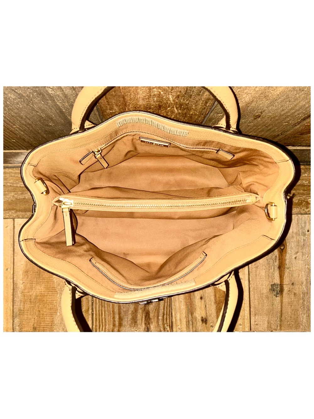 Tory Burch. McGraw Triple-Compartment Satchel with Free Scarf and Dust Bag. - Picture 4 of 16